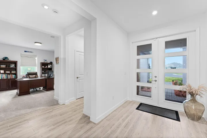 005-10319SouthwestAdelaideTerrace-PortSt