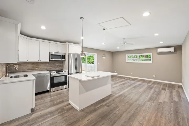 Guest House - Kitchen