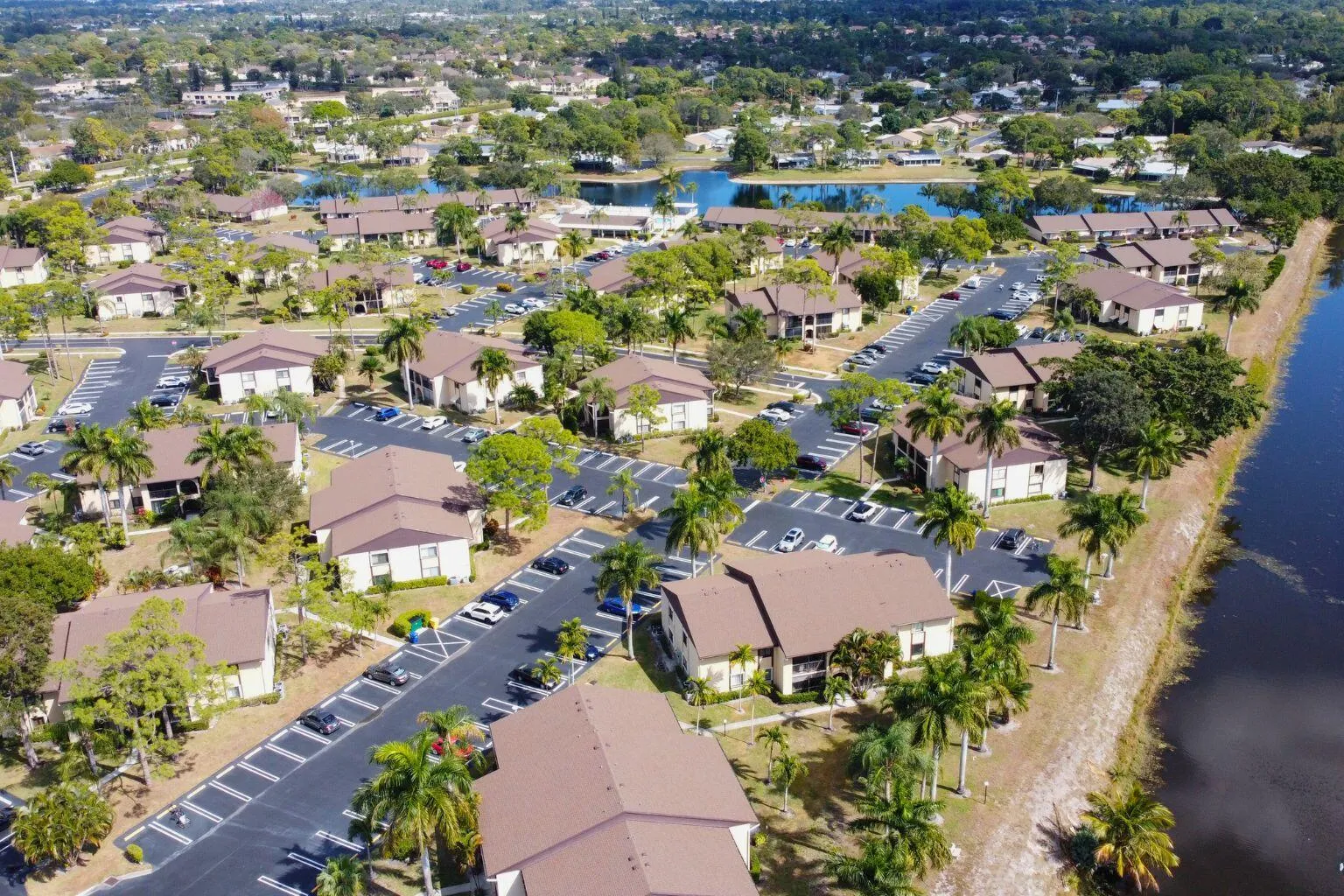 Condo For Sale in Pine Ridge Greenacres