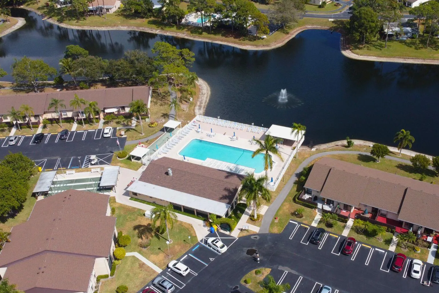 Condo For Sale in Pine Ridge Greenacres