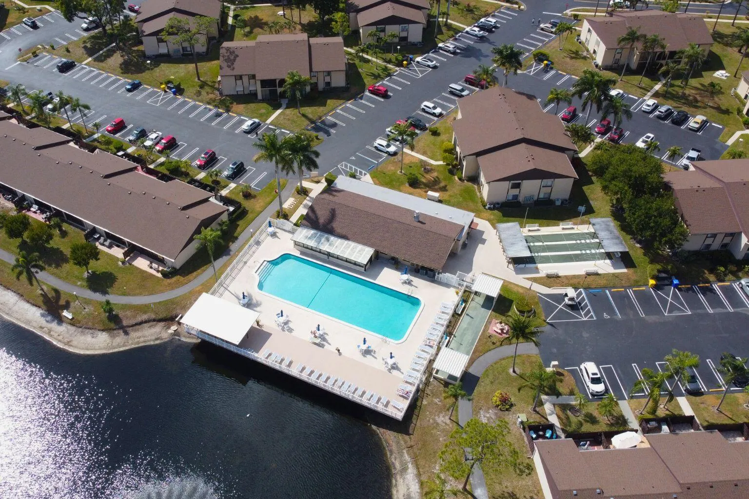 Condo For Sale in Pine Ridge Greenacres