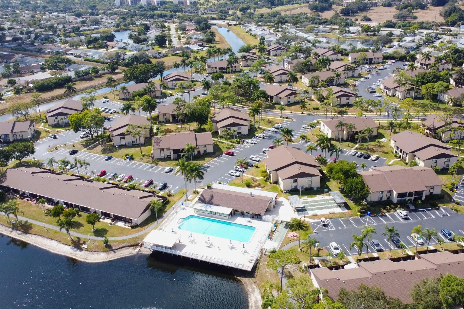 Condo For Sale in Pine Ridge Greenacres