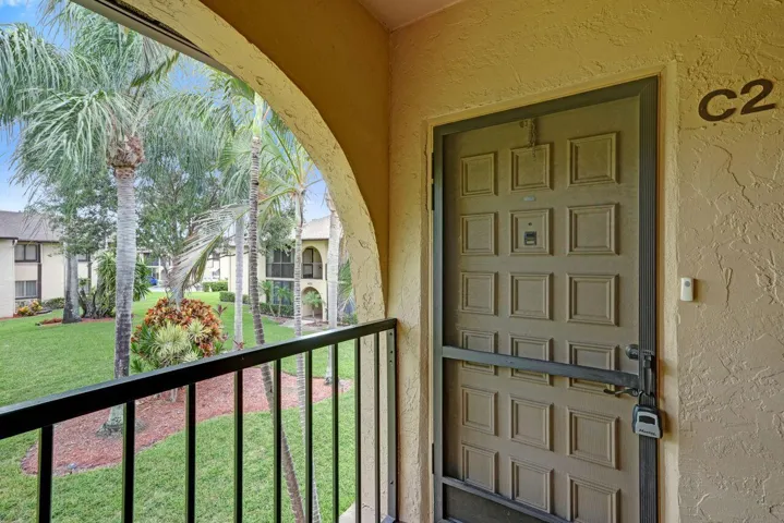 Condo For Sale in Pine Ridge Greenacres