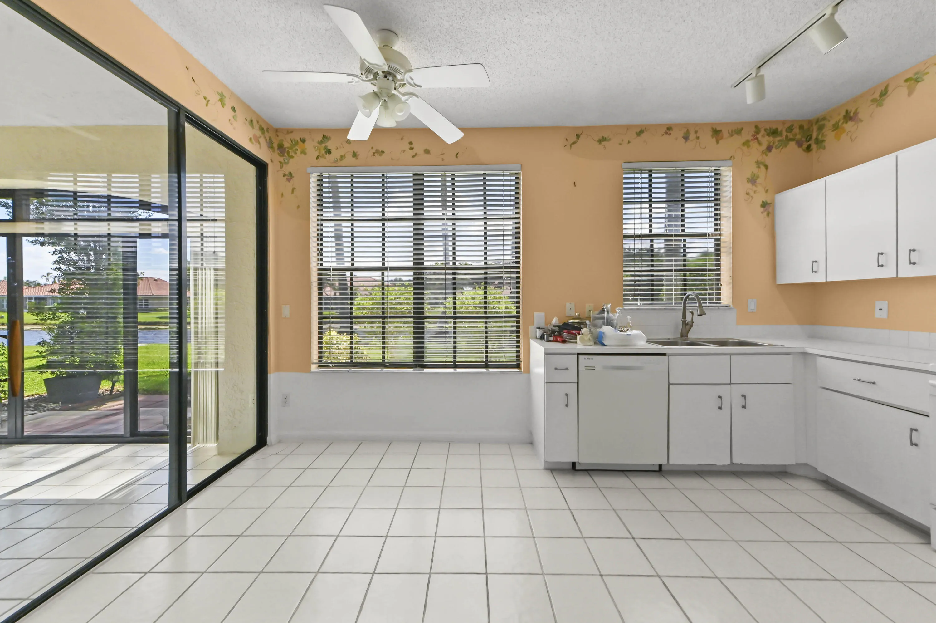 13 Kitchen 01