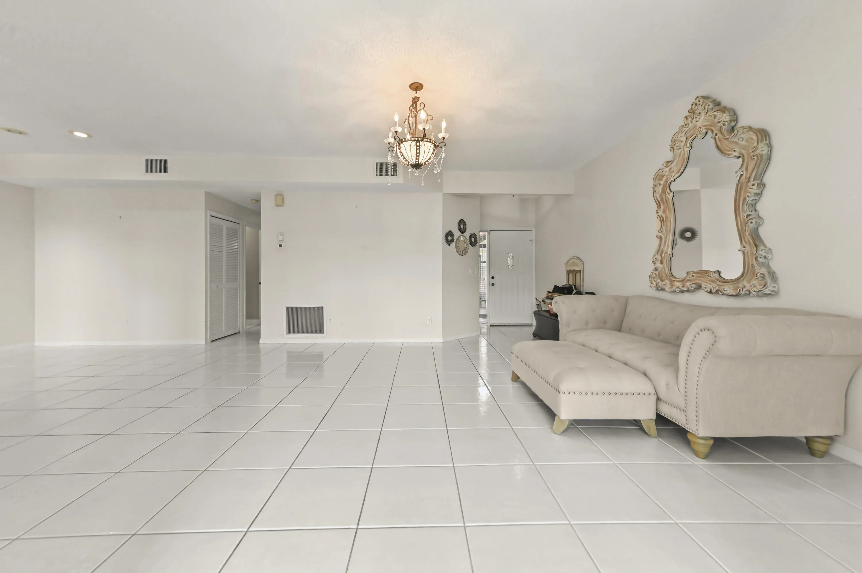 08 Living Room 03