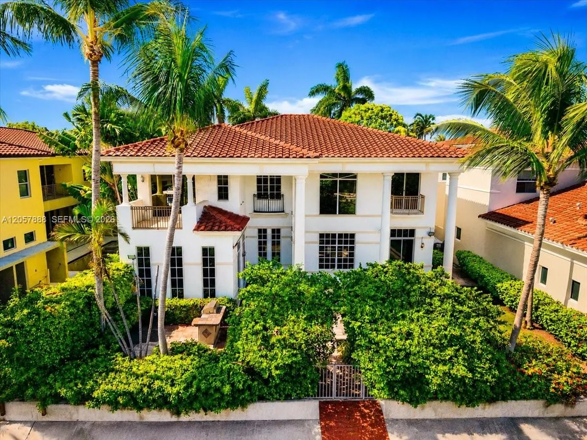 MEDITERRANEAN STYLE AND ELEGANCE!
