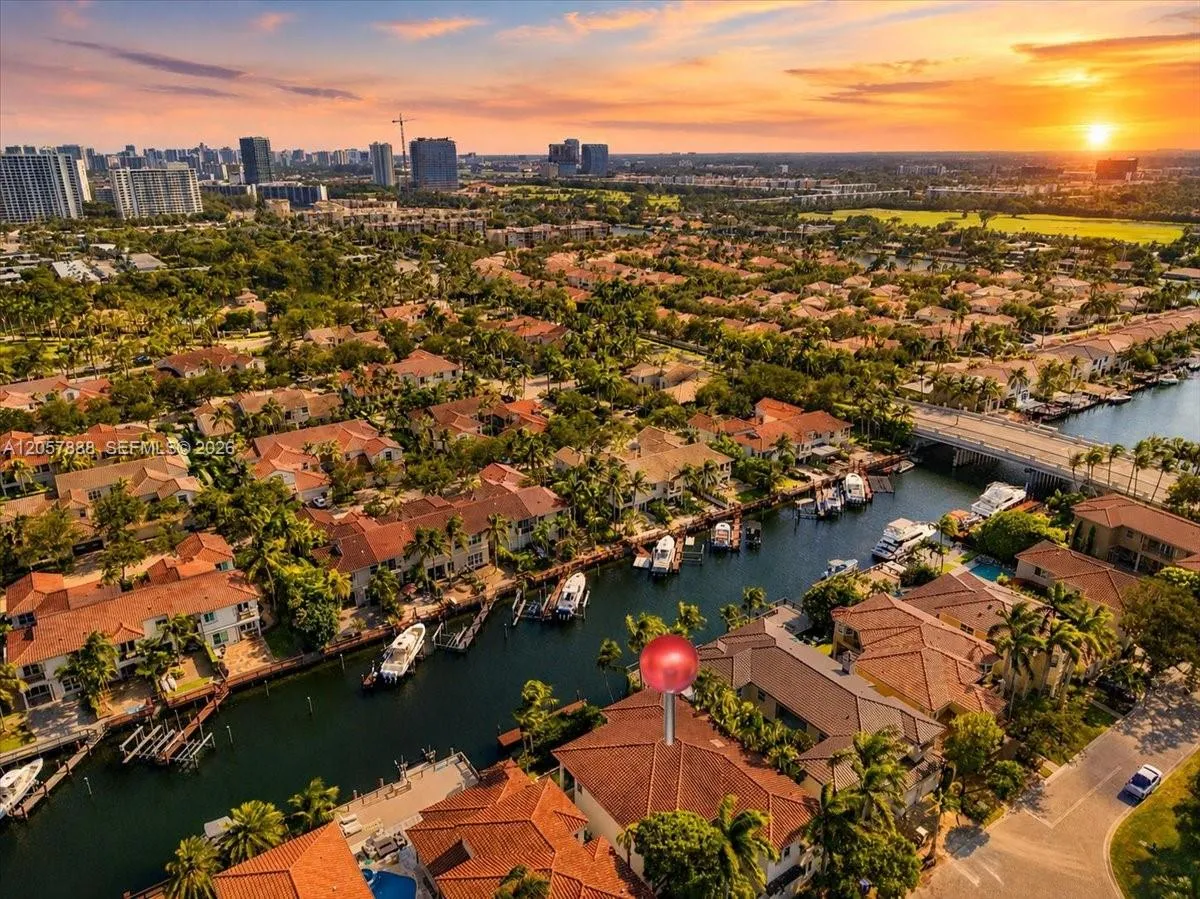 YOUR DREAM HOME AT SUNSET!