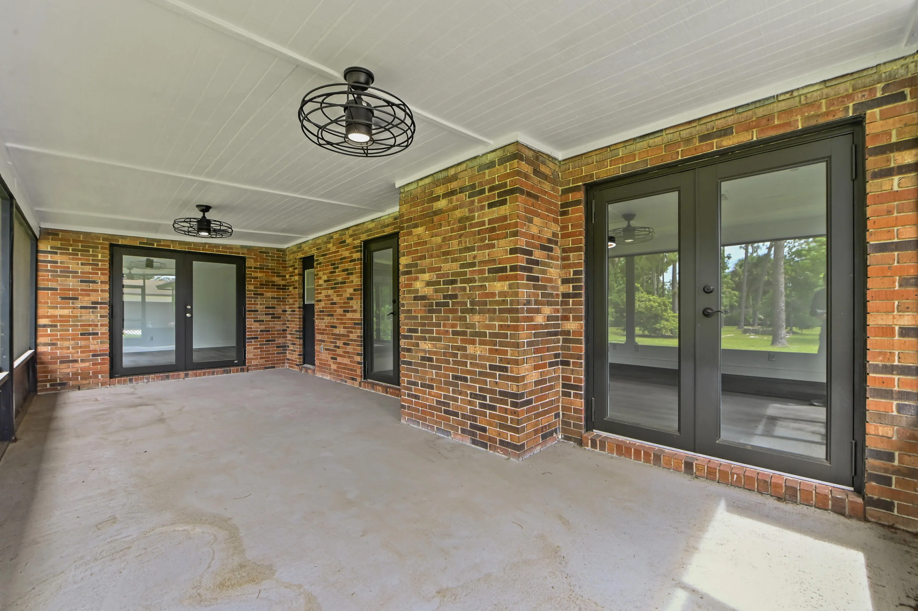 41 Patio 02