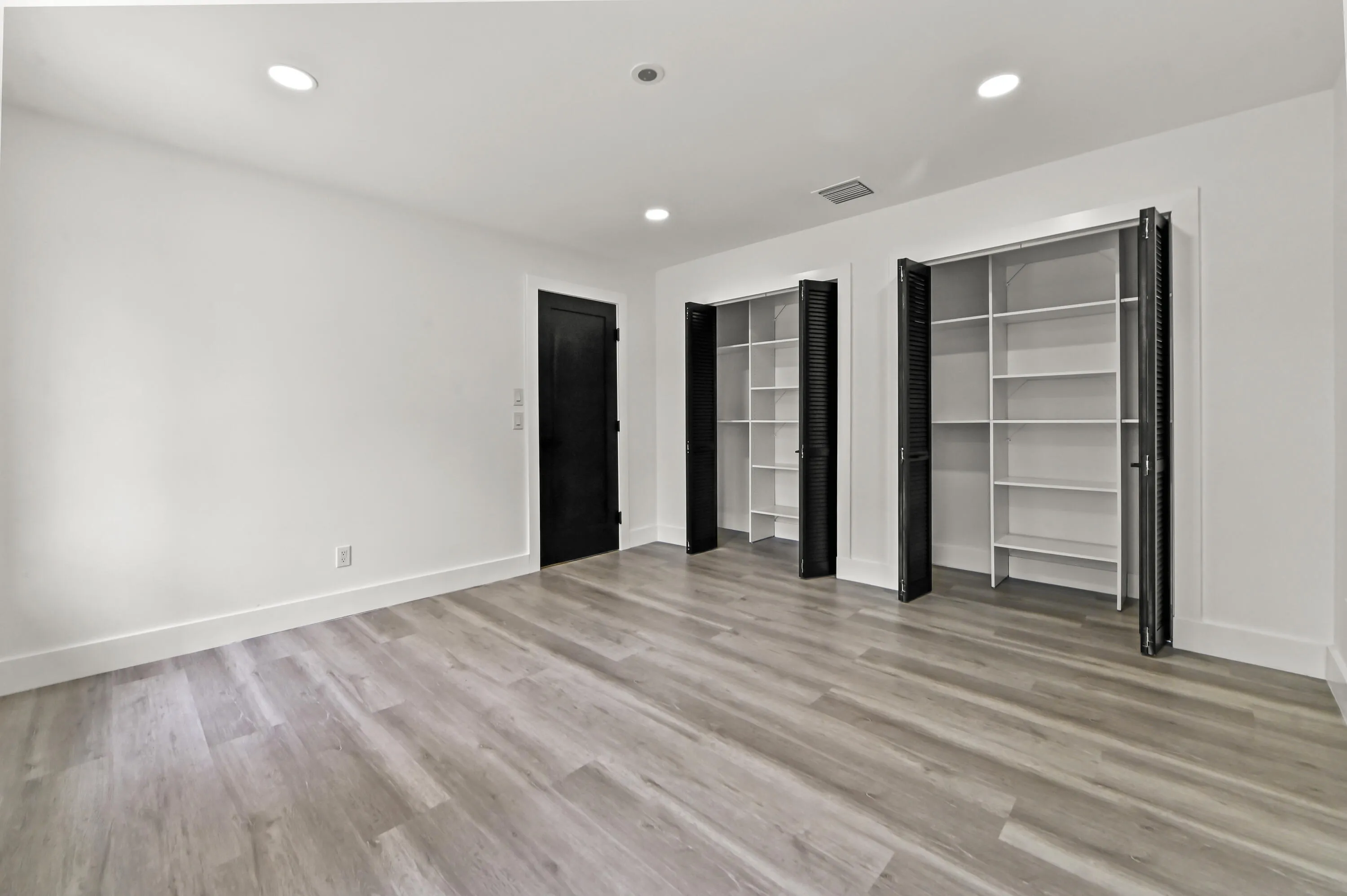 38 Bedroom 04