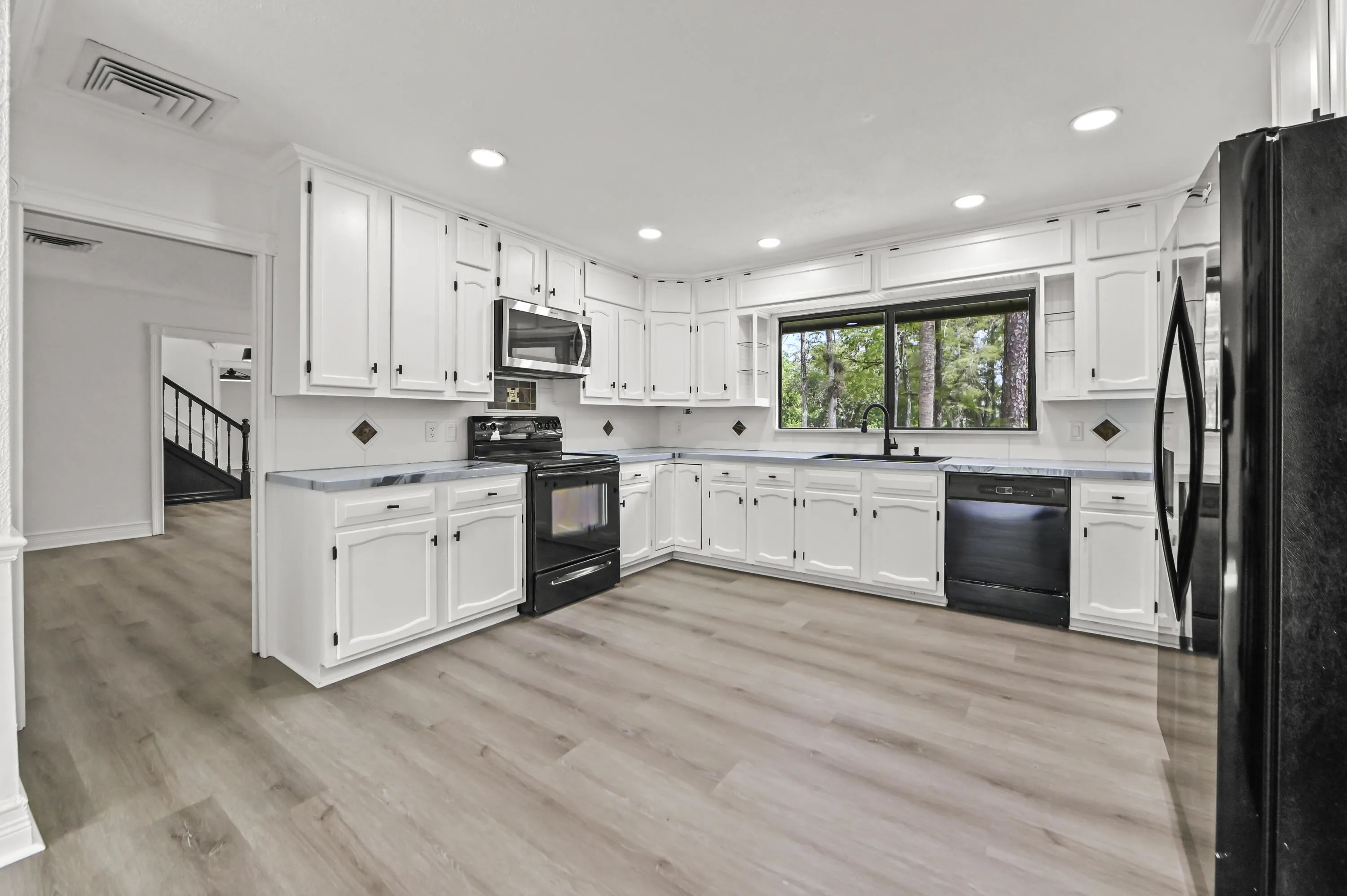 14 Kitchen 02