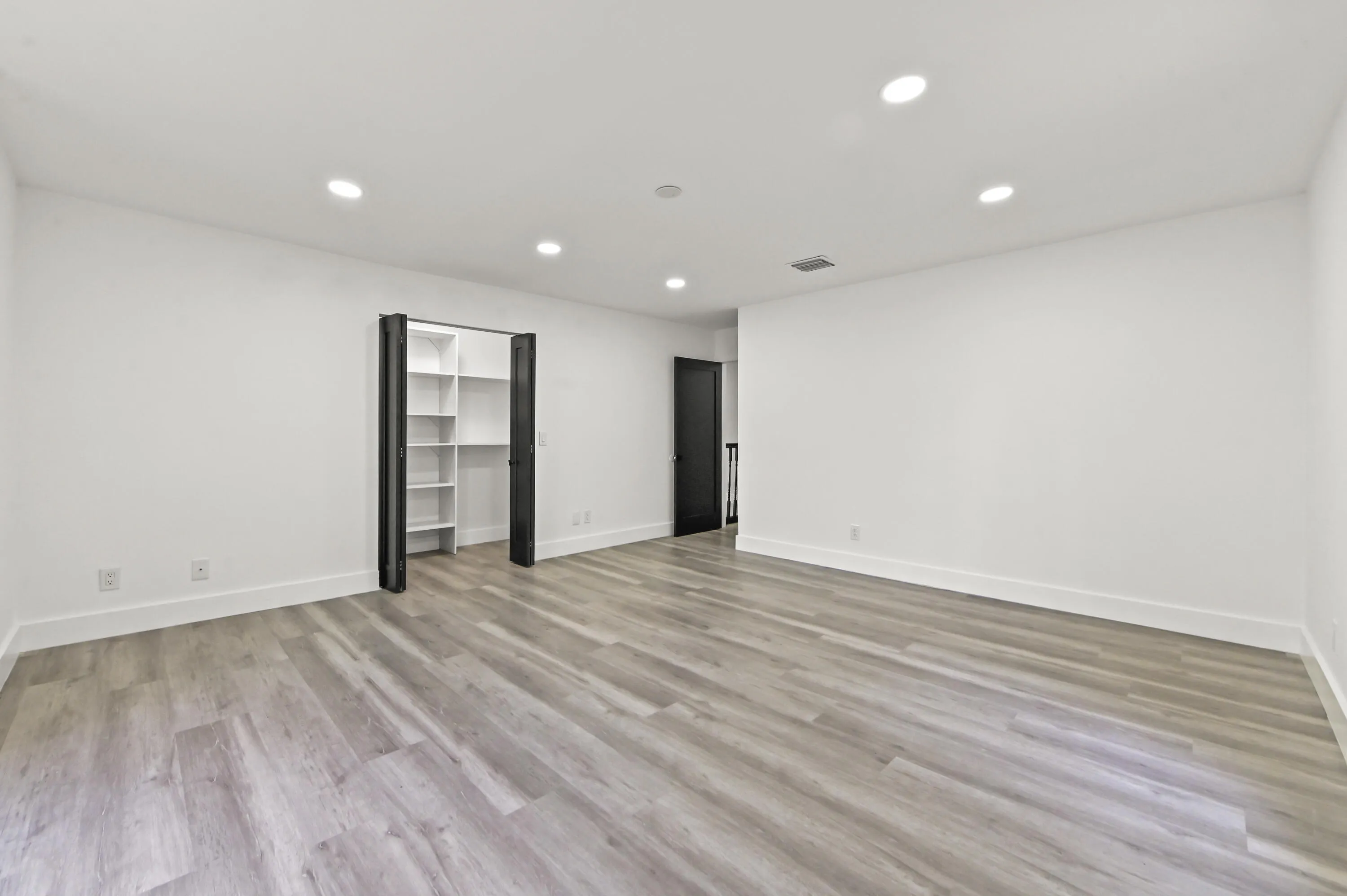 30 Bedroom 02