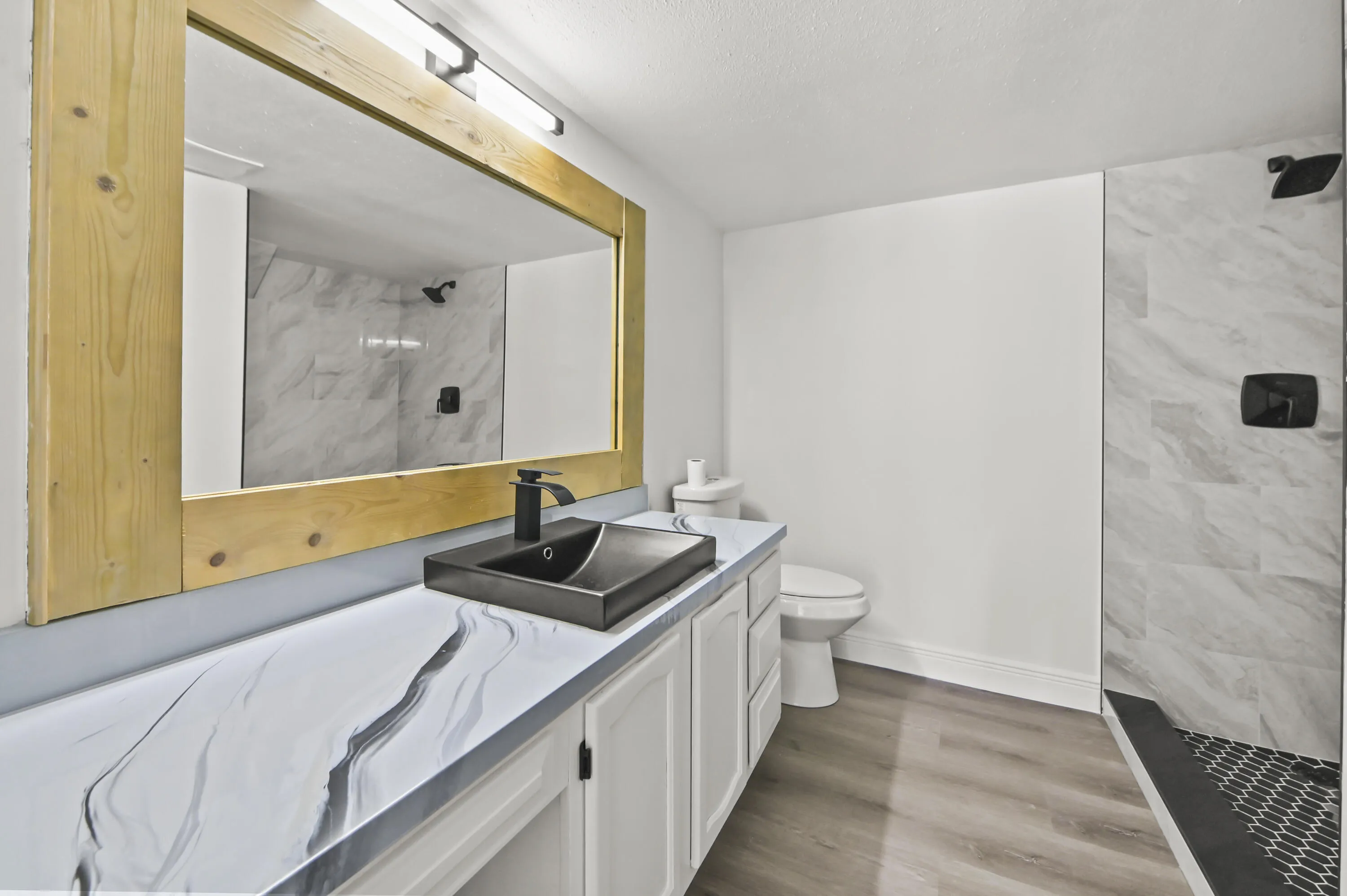 26 Bathroom 01