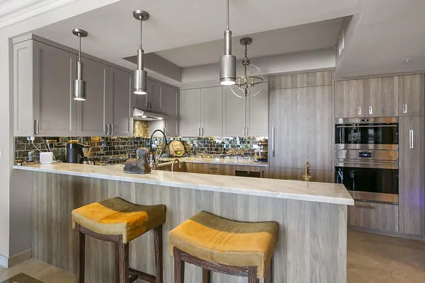 Wolf, Sub Zero & Miele appliances & breakfast bar