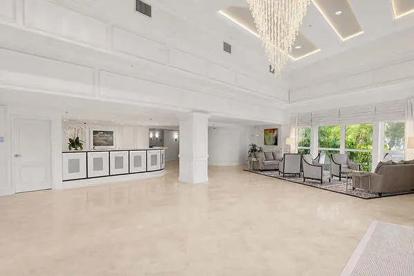 Lobby enterance & concierge reception deck