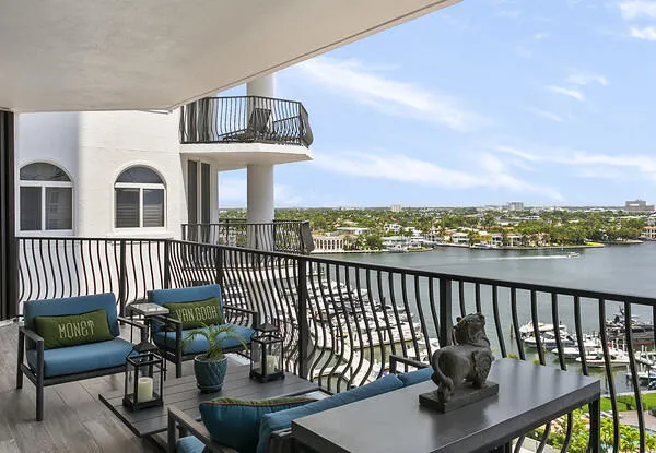 Las Olas Marina & Intracoastal views from your 38' balcony