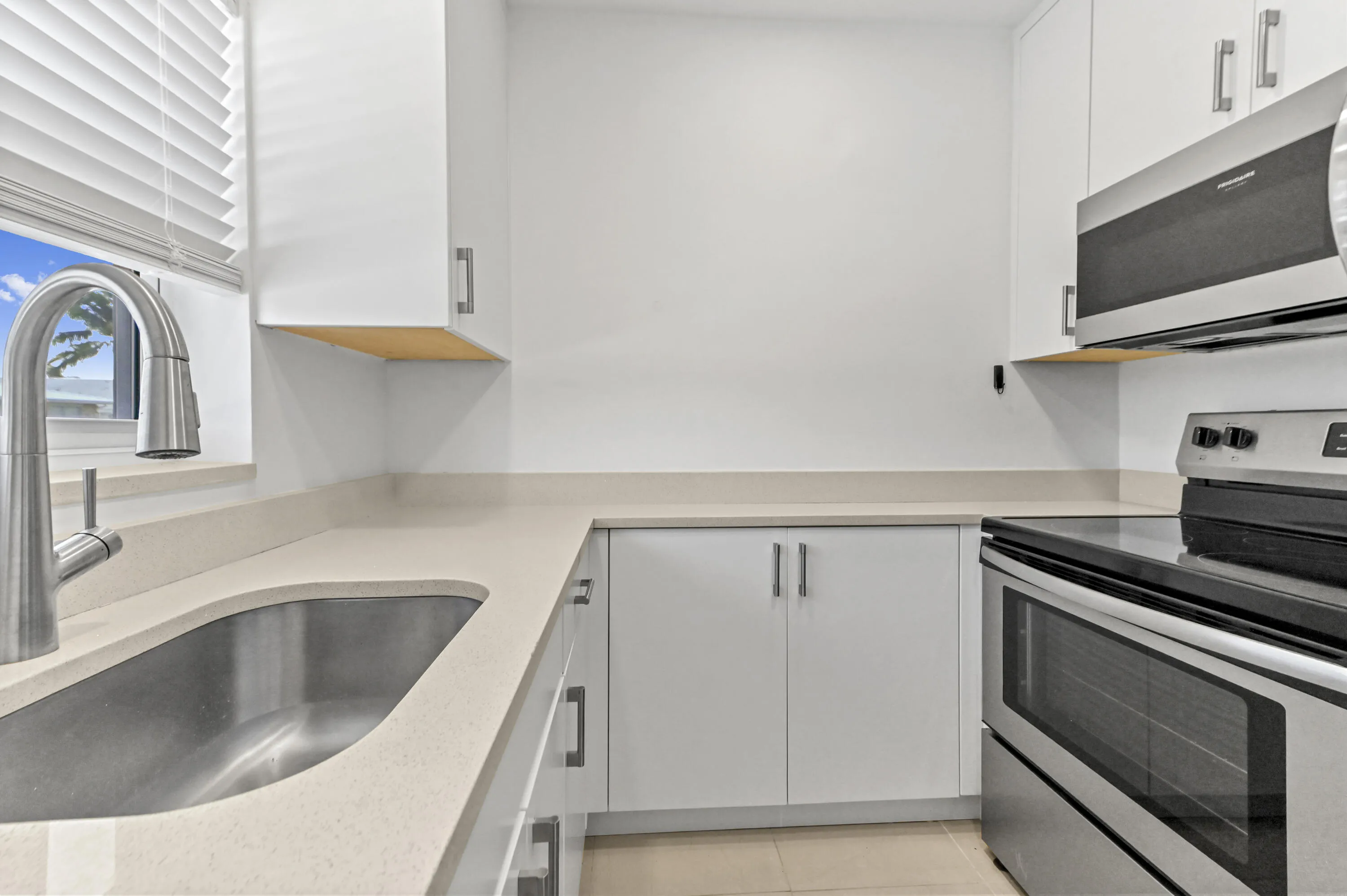 13 Kitchen 02
