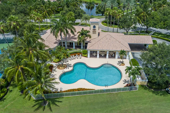 Clubhouse & Pool