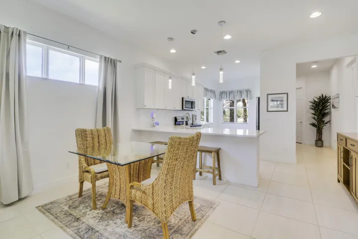 Dining & Kitchen