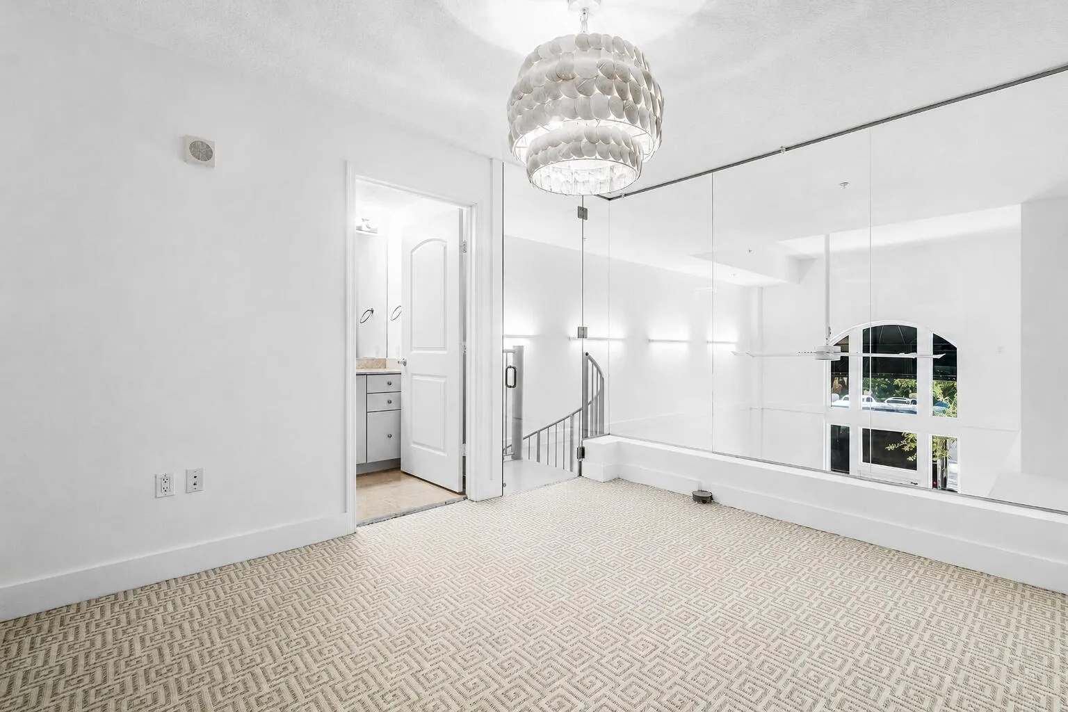 Upstairs Bedroom or Mixed Use Space