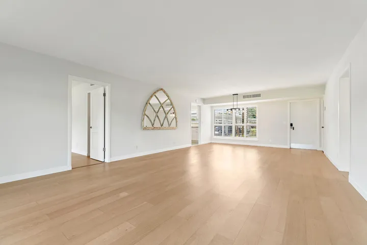 Flexible floor plan that is easy to make your own
