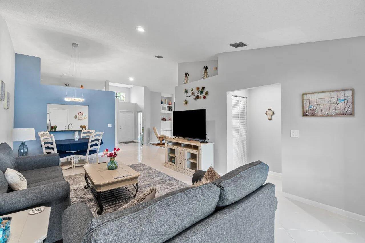 Living Room/Dining Room