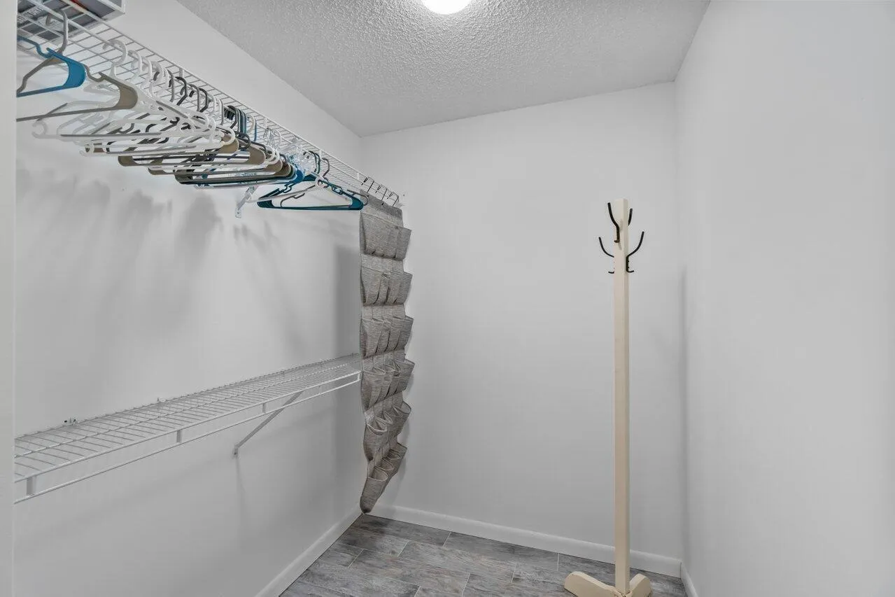 Master Walkin Closet