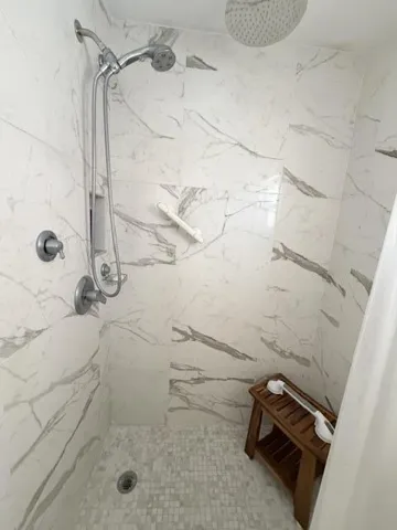 Full Bathroom in BDR