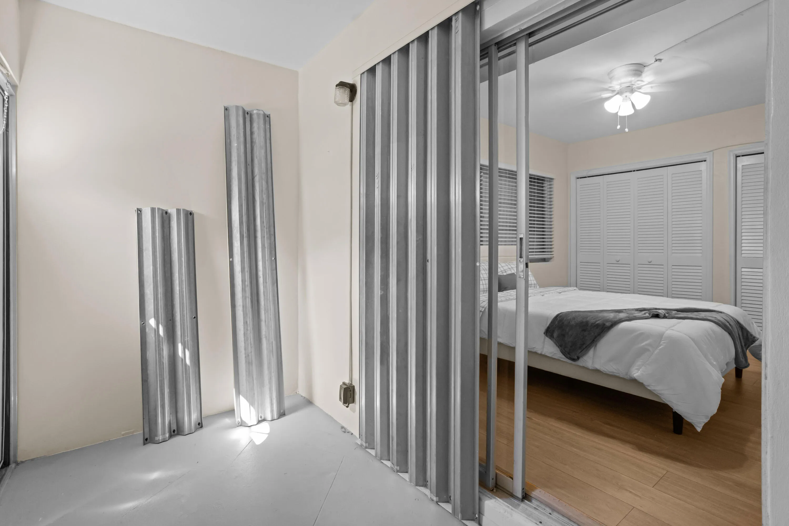Sliding Door
