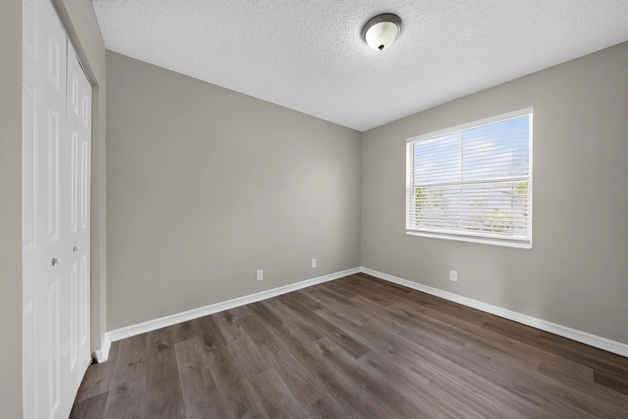 24_5287_SW_38th_Way-Bedroom-7220