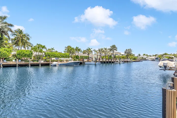 out to the Hillsboro Inlet - no fixed bridges