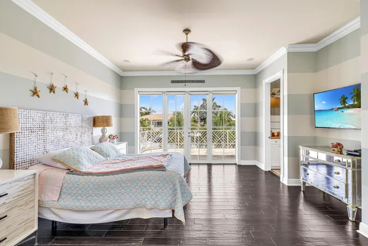Upstairs bedroom 2
