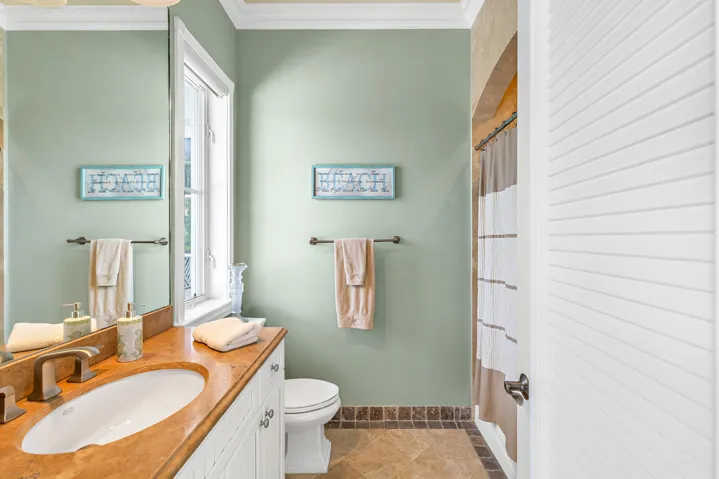 Upstairs bathroom 3