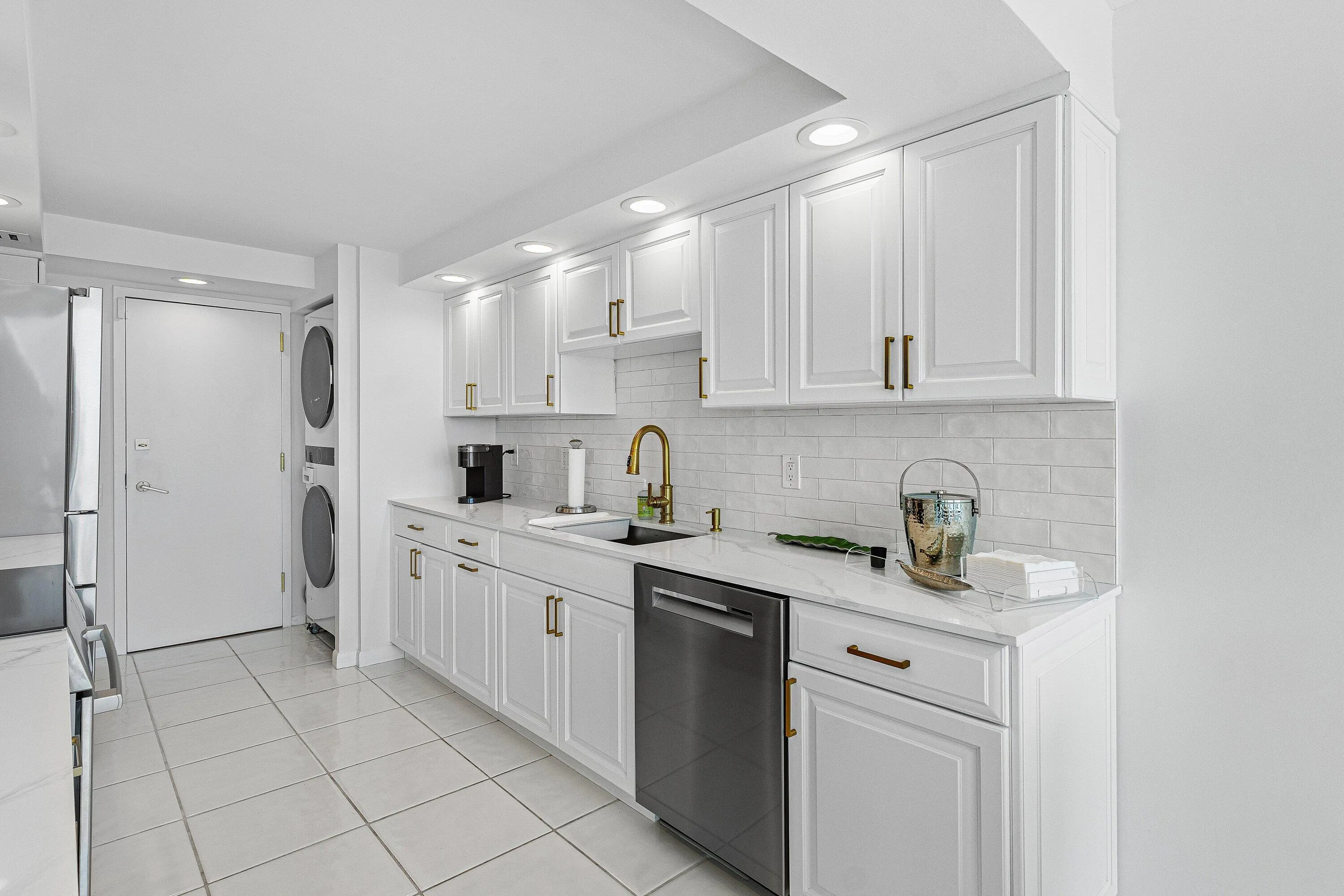 011-250SouthOceanBoulevard-6C-BocaRaton-