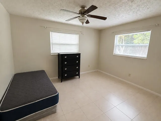 Guest bedroom - Room 2