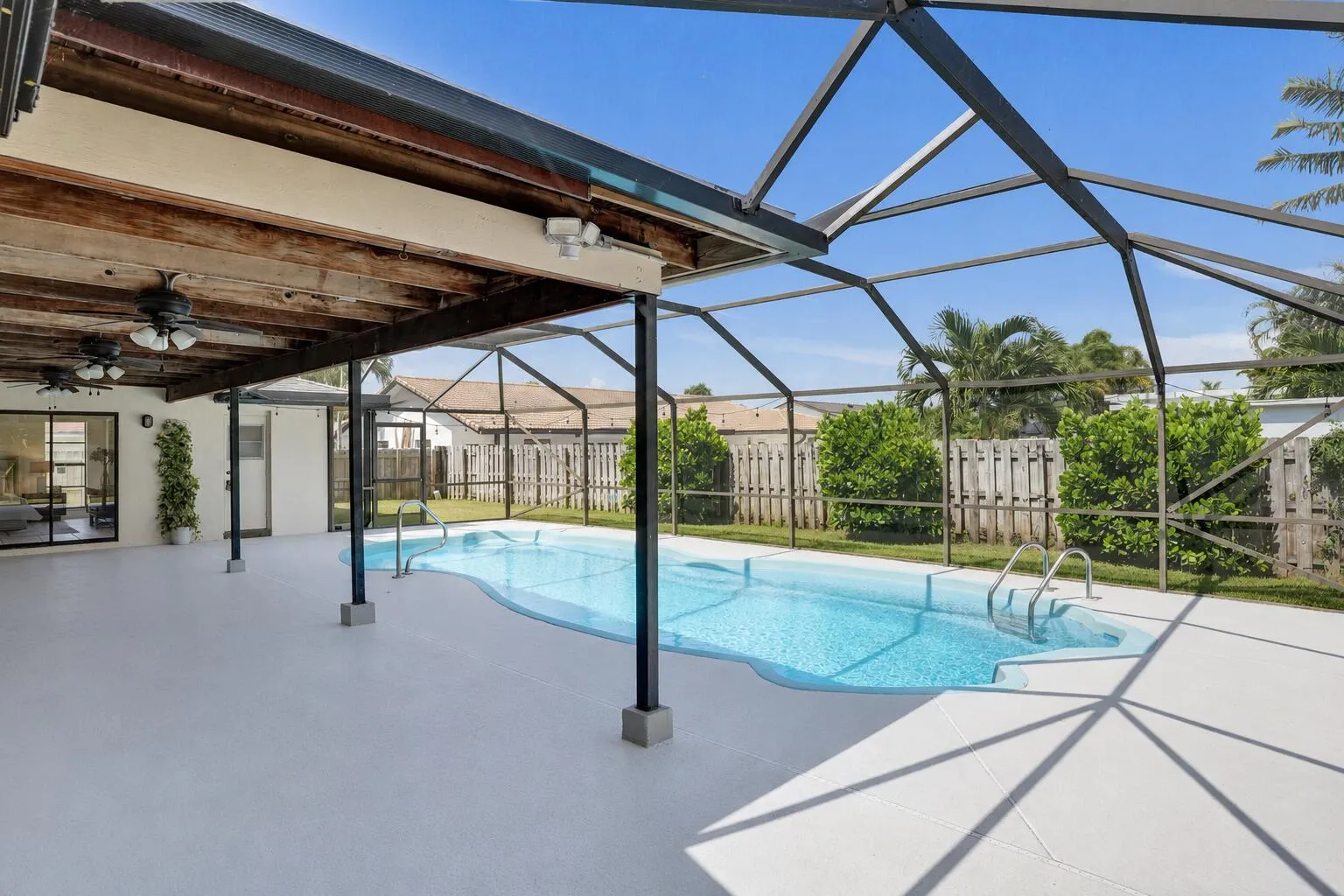 Patio Woodview