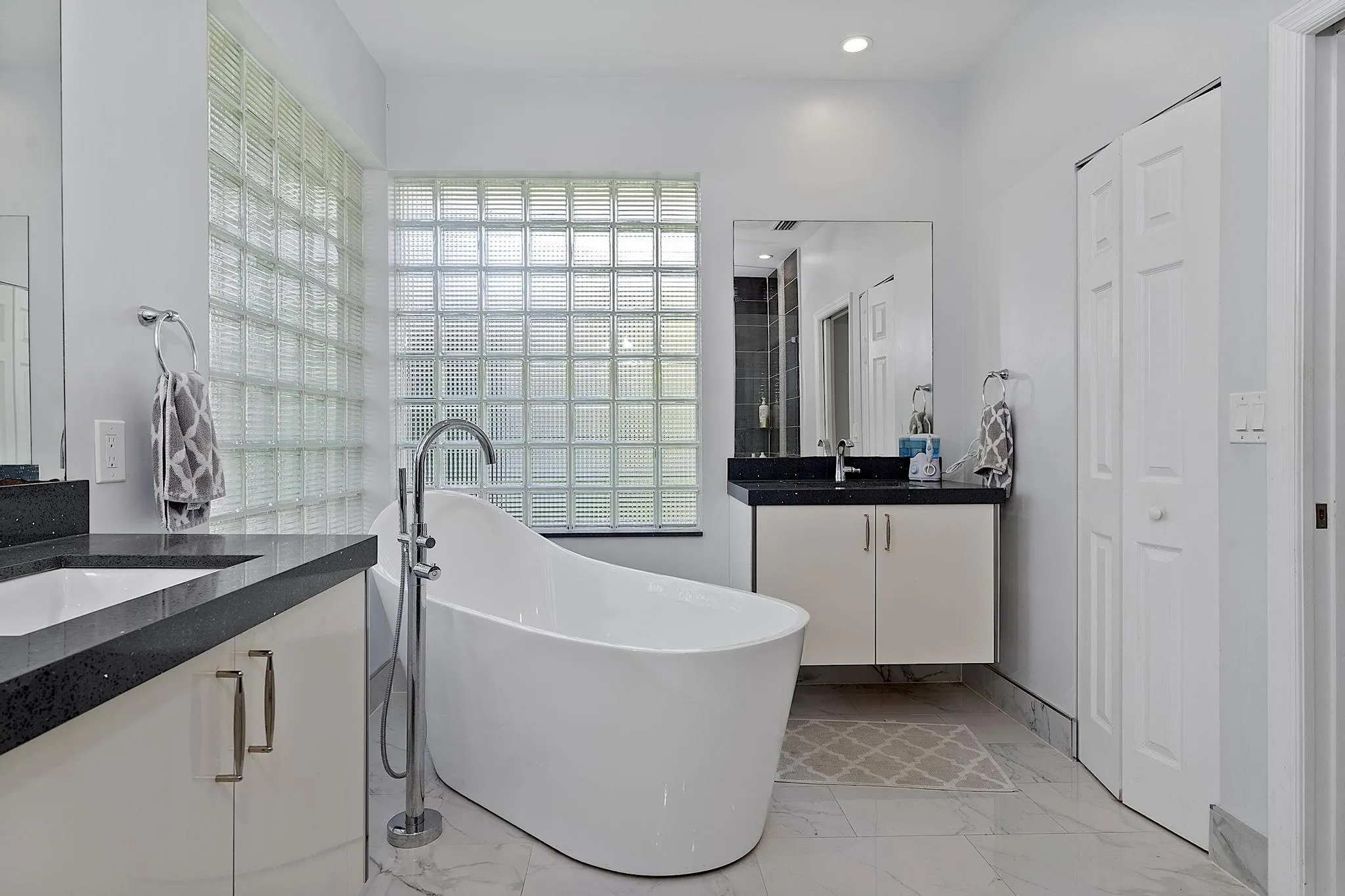875 Bayside Lane weston FL- - 051