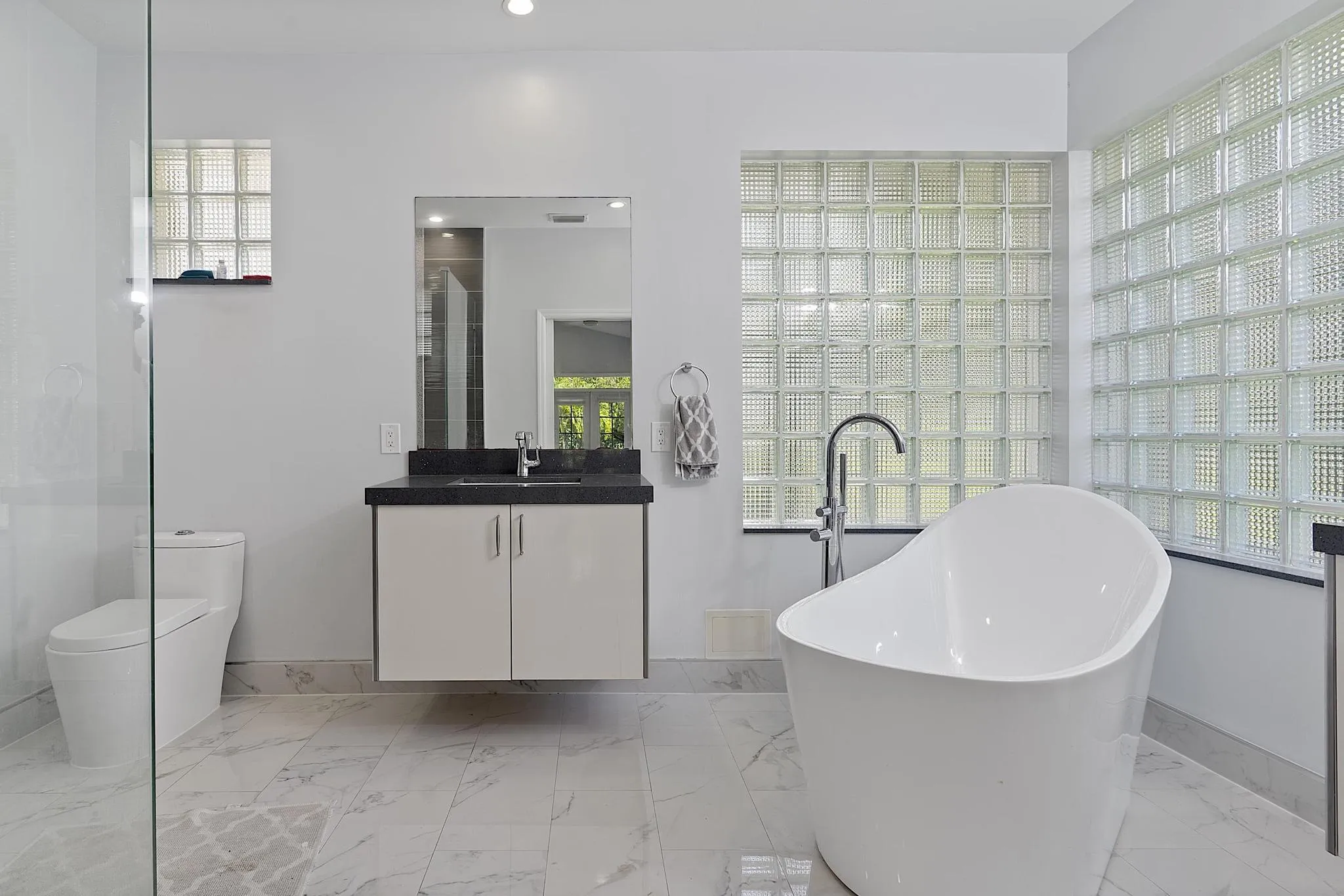 875 Bayside Lane weston FL- - 049