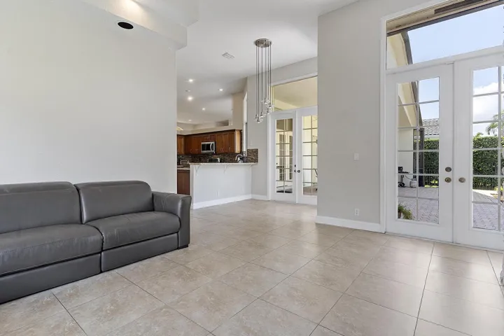 875 Bayside Lane weston FL- - 044