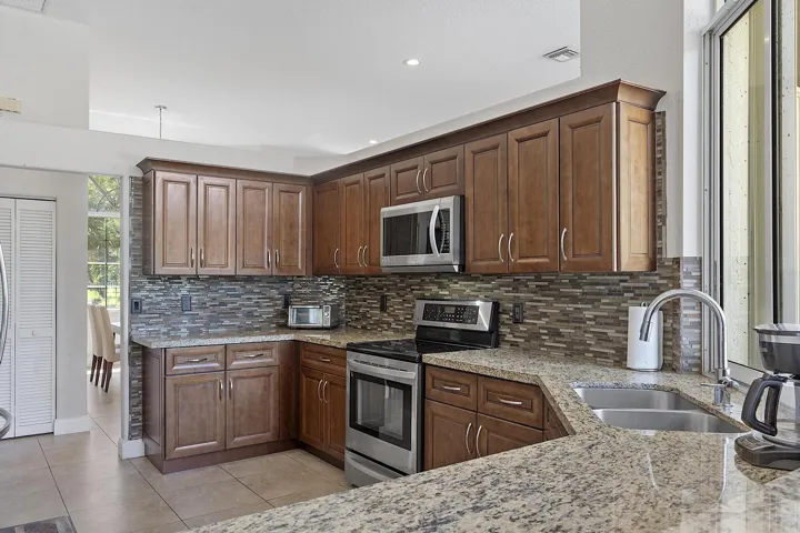 875 Bayside Lane weston FL- - 028