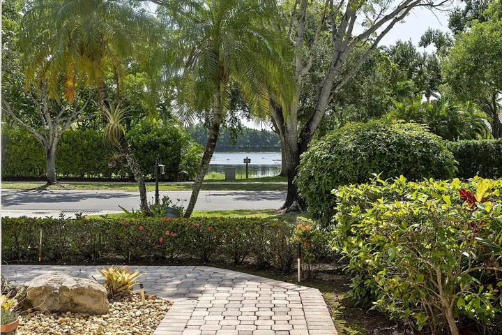 875 Bayside Lane weston FL- - 060