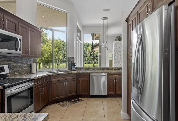 875 Bayside Lane weston FL- - 023