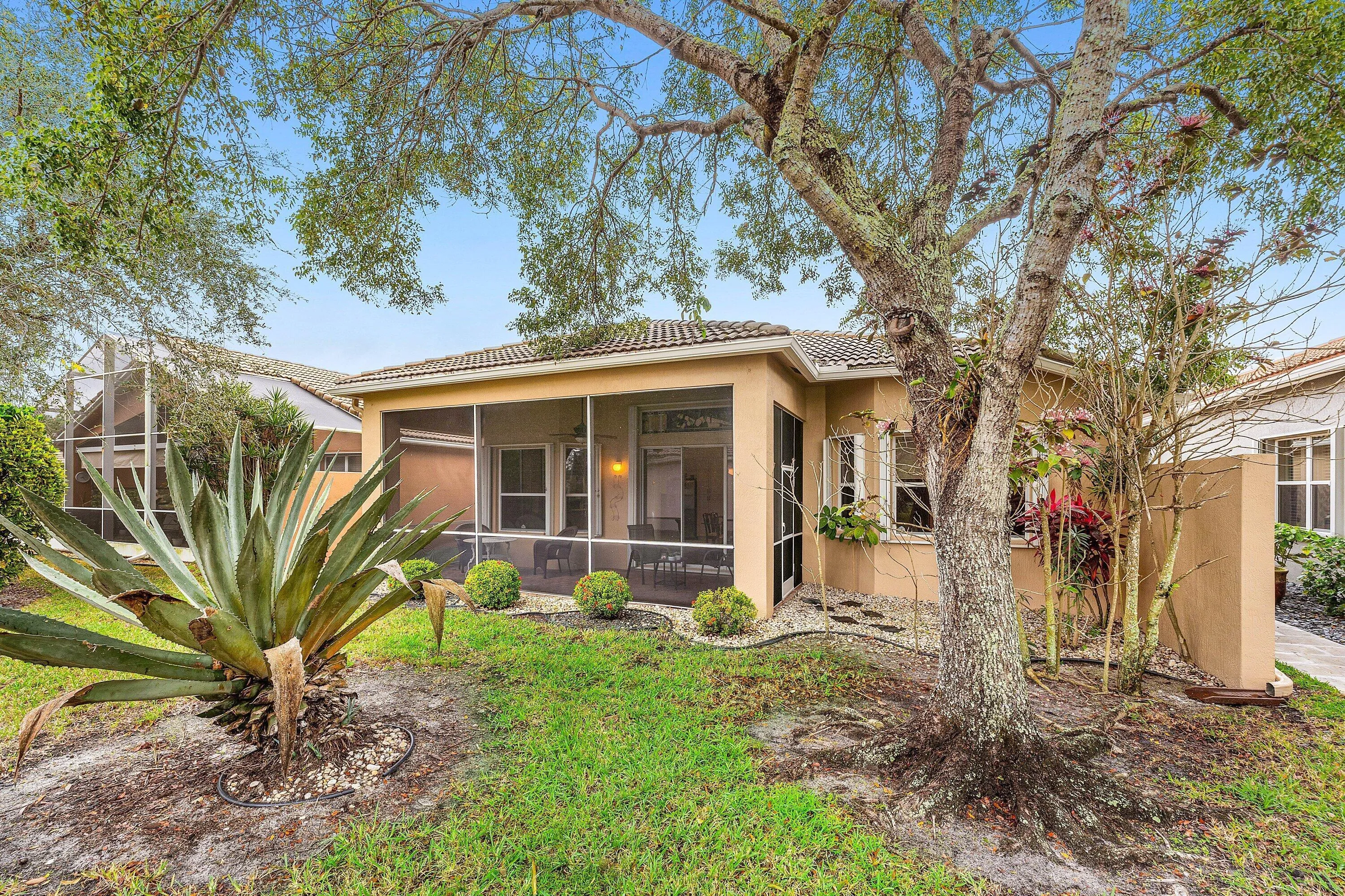 039-8688ViaAvellino-LakeWorth-FL-33467-S