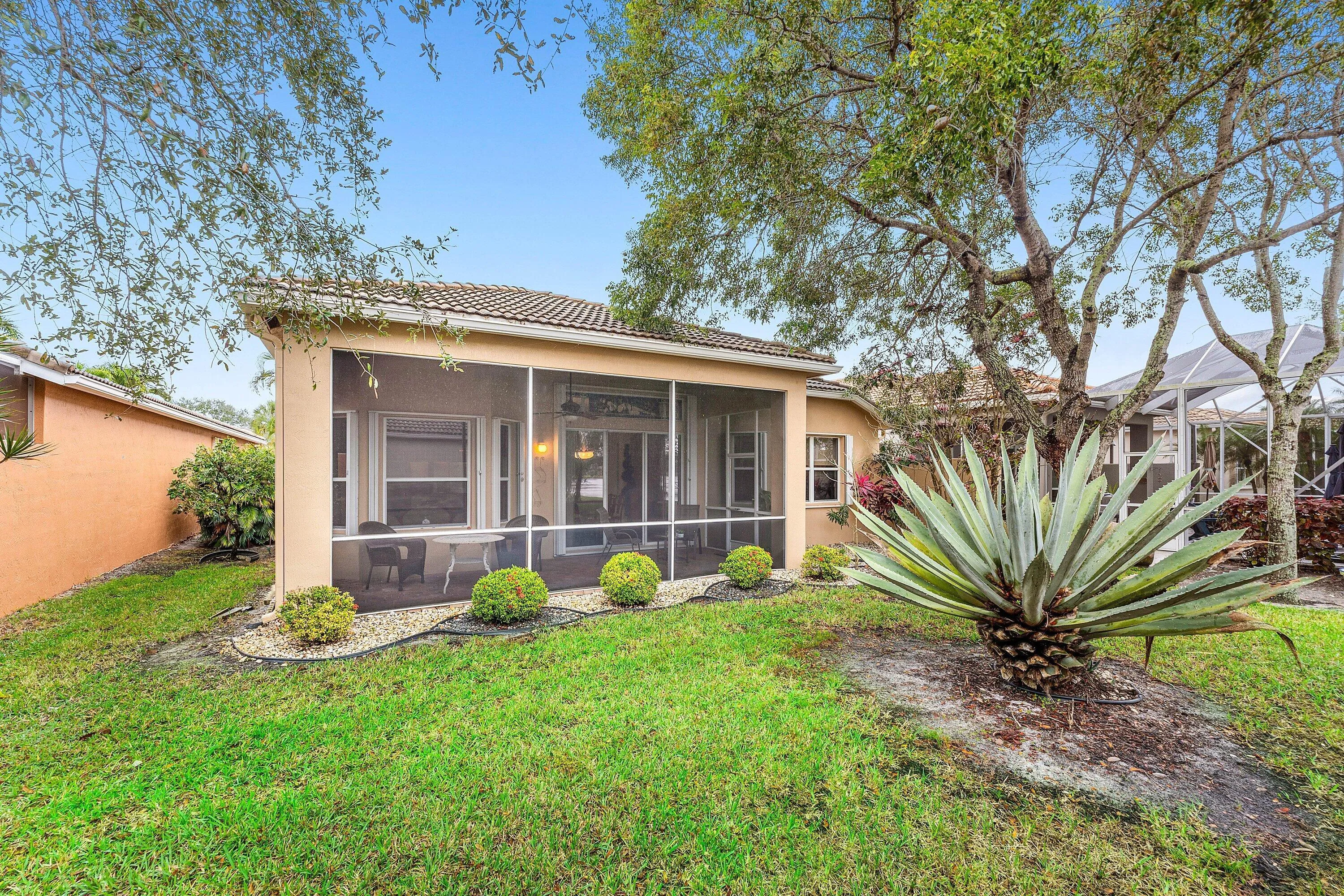 038-8688ViaAvellino-LakeWorth-FL-33467-S