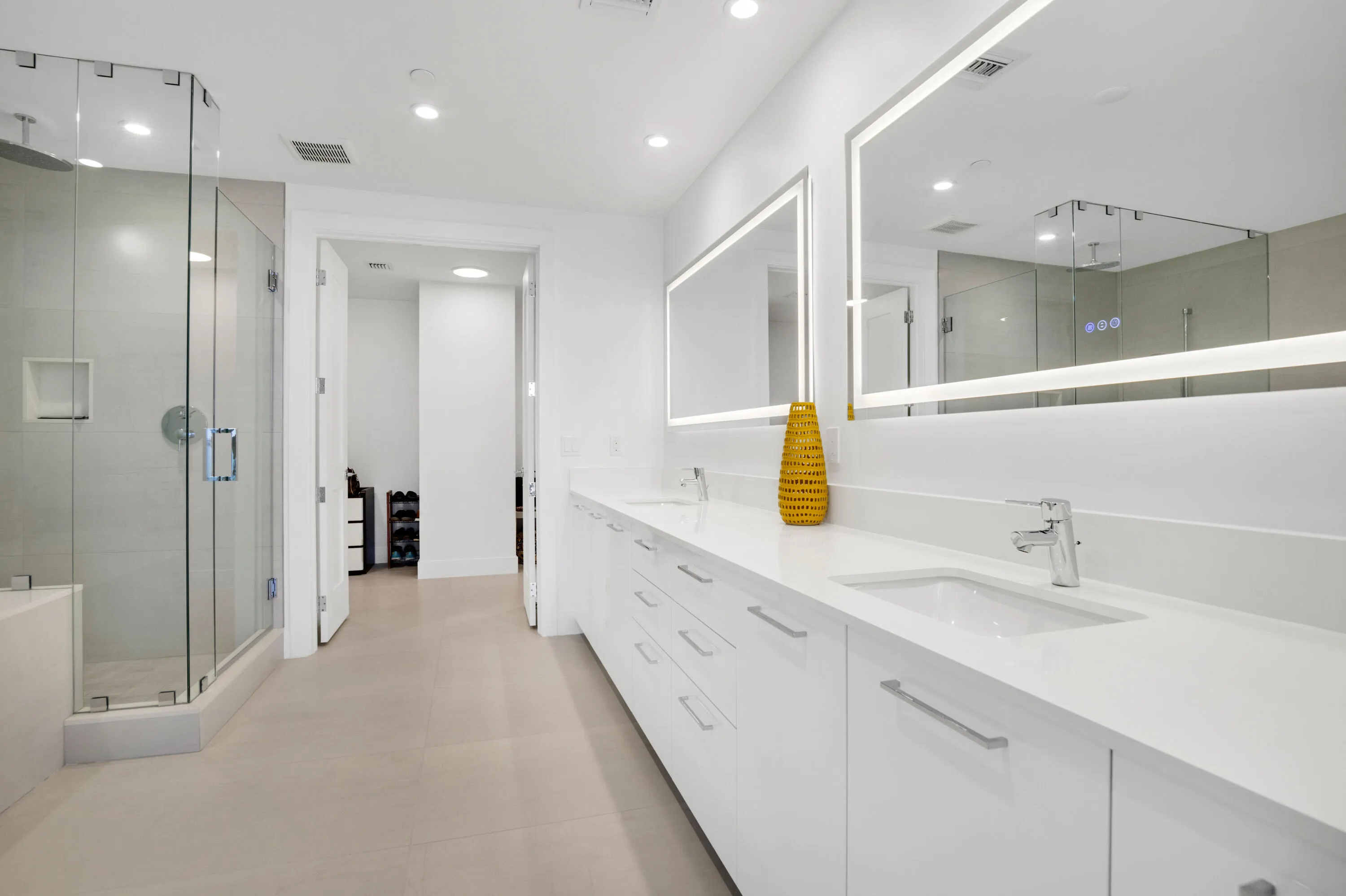 151 N Seabreeze Blvd unit 504-18