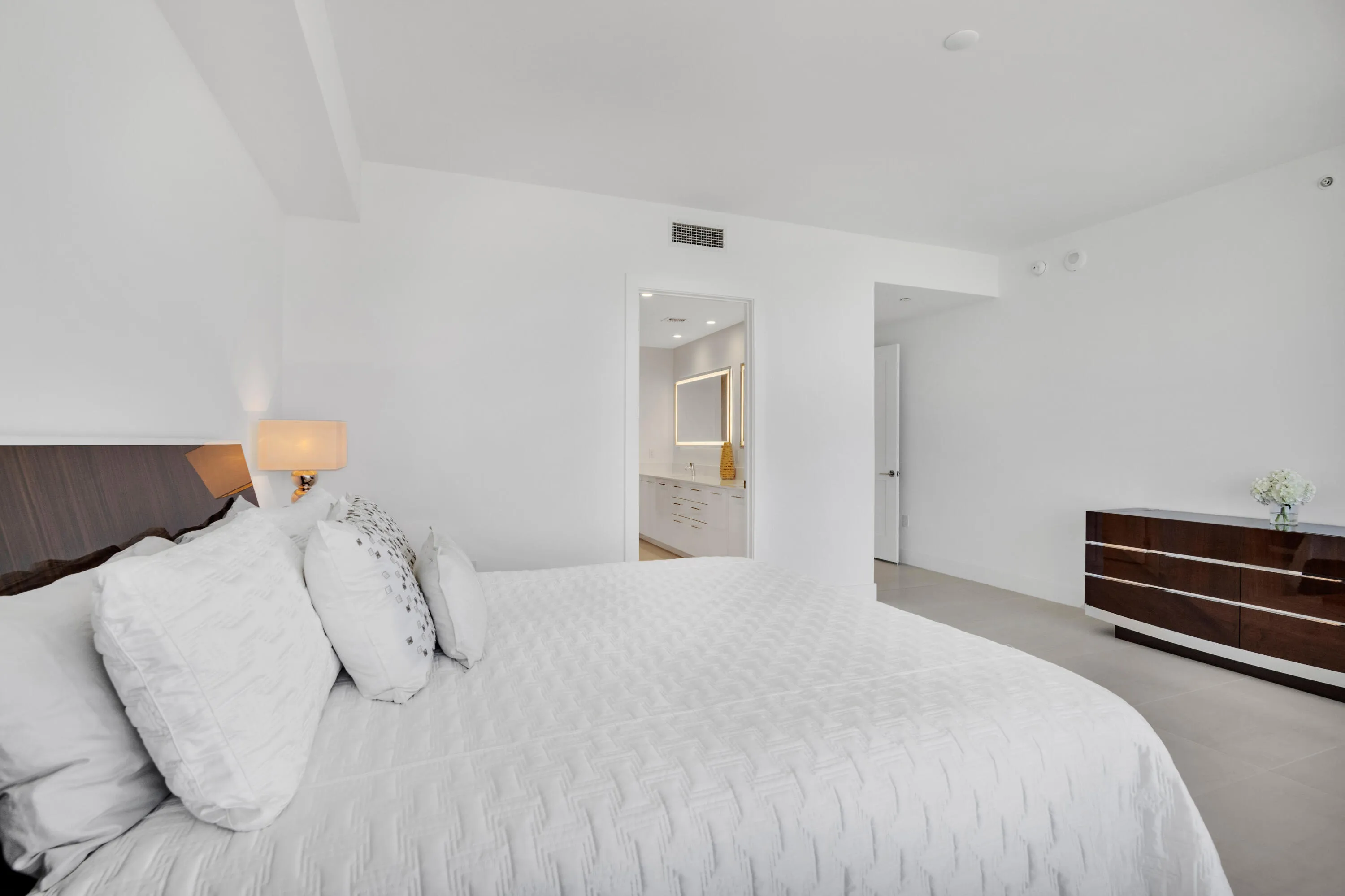 151 N Seabreeze Blvd unit 504-16