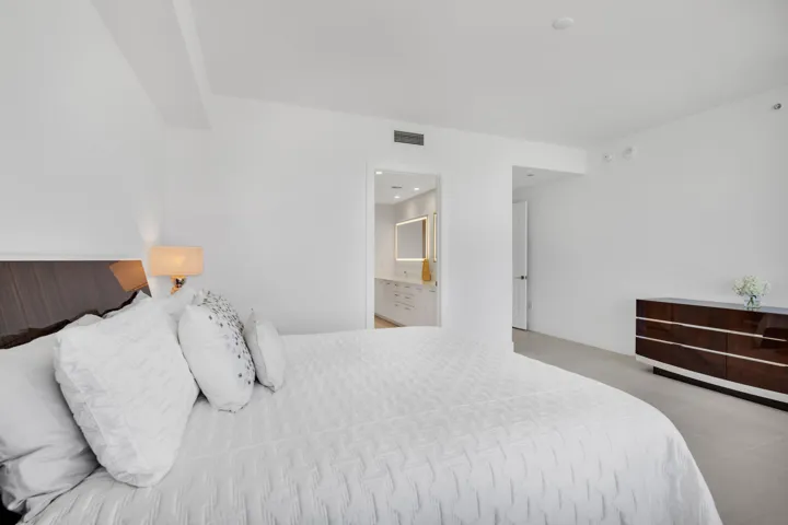 151 N Seabreeze Blvd unit 504-16
