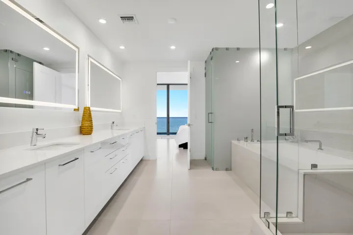 151 N Seabreeze Blvd unit 504-19