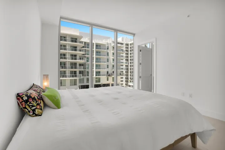 151 N Seabreeze Blvd unit 504-36