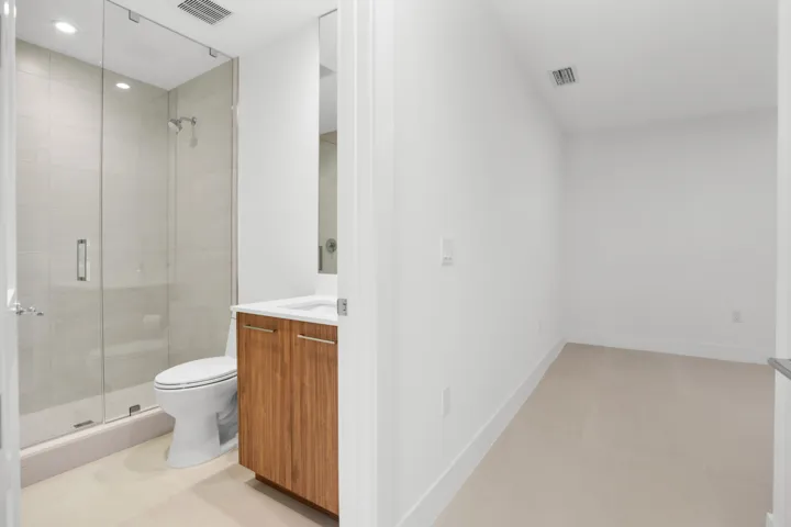 151 N Seabreeze Blvd unit 504-31