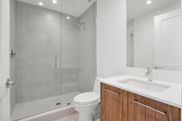 151 N Seabreeze Blvd unit 504-32
